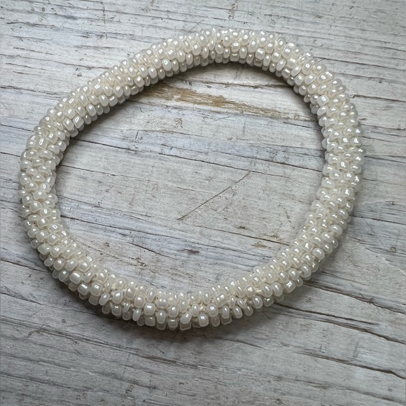 👀🆕 Set of three awesome roll on bracelets. Perfect to add a pop of color! ❤️ - Picture 4 of 8